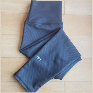 ALO Yoga High Waist Black Printed Capri Leggings